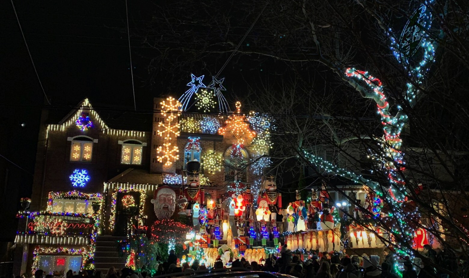 Dyker Heights - Christmas lights paradise! - Architect US